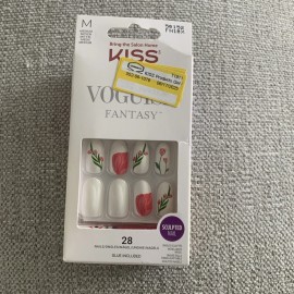 Kiss Voguish Fantasy Nails. 28 Nails. Medium Oval. Tulip/flower/w