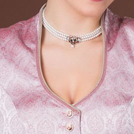 Costume Necklace Pearls 3 Rows with Metal Element Bicolour – Women's Dirndl Necklace, Pearl Necklace Nostalgic for Costume Blouse and Lederhosen, Dirndl Jewellery for Oktoberfest, Costume Jewellery