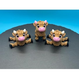 Articulated Highland Cow - Perfect Gift for Decor and Fidgeting - Color: Pink Horns