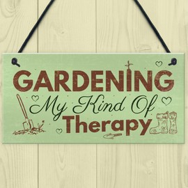 RED OCEAN Gardening My Therapy Novelty Hanging Plaque SummerHouse Sign Garden Shed Friendship Gift