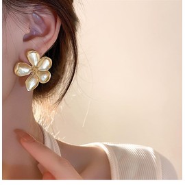 Gold Flower Earrings Large Flower Stud Earrings Flower Statement Earrings Boho Golden Earrings Studs Chic Vintage Chunky Floral Earrings for Women Flower Jewelry Gift