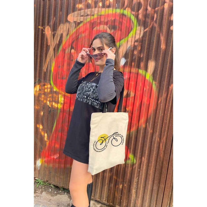 hello-bags. Shopping bag with zip, lining and inner pocket. Exterior: