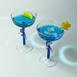 whatAmug 3D Dolphin Martini Glasses, 6.8oz Champagne Coupe Set of 2, Dishwasher Safe, Unique Barware， Party & Home Use