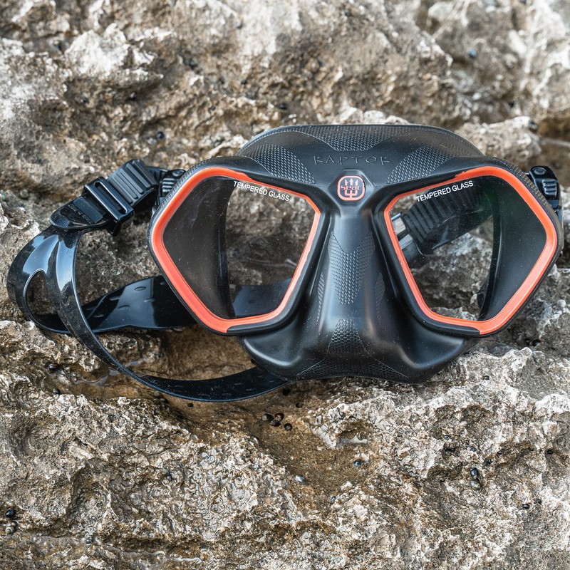 SEAC Unisex-Adult Raptor kleinvolumige Maske zum Freitauchen und Speerfischen, schwarz/rote,