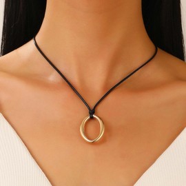 Xduargs Boho Leather Choker Necklace Black Leather Cord Choker Necklace Gothic Leather Velvet Suede Necklace Vintage Circle Pendant Necklace Short Leather Circle Necklace Chain for Women(Gold)