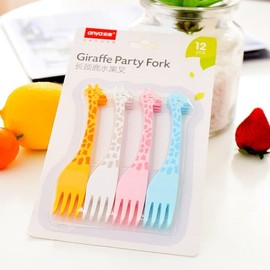 24 PCS Giraffe Fruit Forks, Cute Cartoon Animal Plastic Food Picks Fruit Sticks Children's Cutlery Set Creative Tableware Dessert Fork for Fruit, Noodles, Dessert, Lunch Box