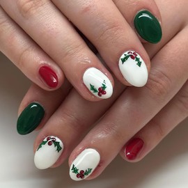 Mkwntg Christmas Press on Nails Short Almond Fake Nails Glossy Red Green Solid Color False Nails Cute Winter Xmas Holly Snow Full Cover Glue on Nails Reusable Acrylic Nails for Women Manicure 24Pcs