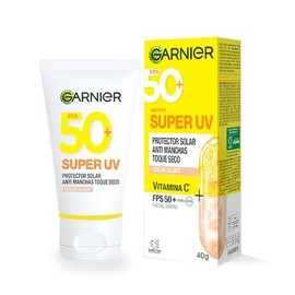 Garnier Super UV Protector Solar Facial Toque Seco Efecto Mate con Color FPS50, Textura Ligera Gel Crema Hidratante Vitamina C Alta Protección, Tono Medio, 40 ml