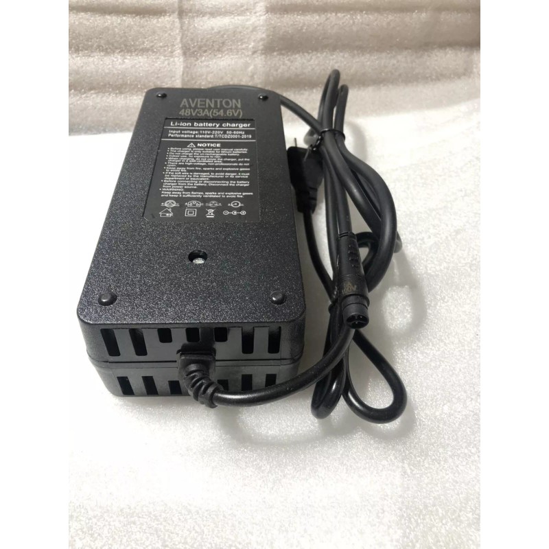 Coming data PWT43027 - 54.6V 3A MAX 3-pin Li-Ion Charger