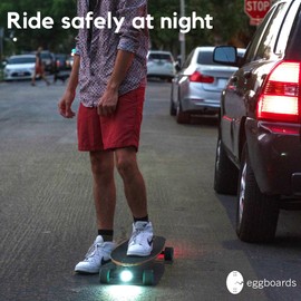 Eggboards Luces LED para monopatín bajo – Luces de longboard recargables por USB delantera y trasera. Ideal kit de luces eléctricas para monopatín con 2 cables USB y 2 correas