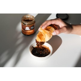 Nutural World - Crunchy Hazelnut and Carob spread 35 Oz (1kg) - Great Taste Award Winner