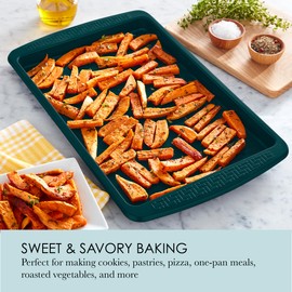 Chicago Metallic Everyday Nonstick Medium Baking Sheet, Emerald Green, Durable Carbon Steel for Perfect Baking