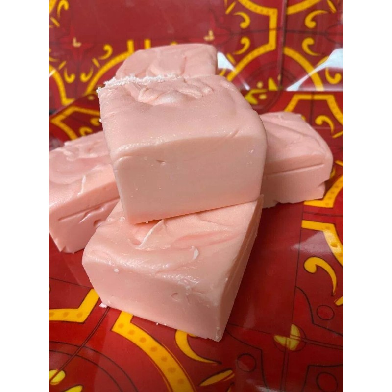 Homemade Strawberry Fudge (pink) *nut free 1/2 pound