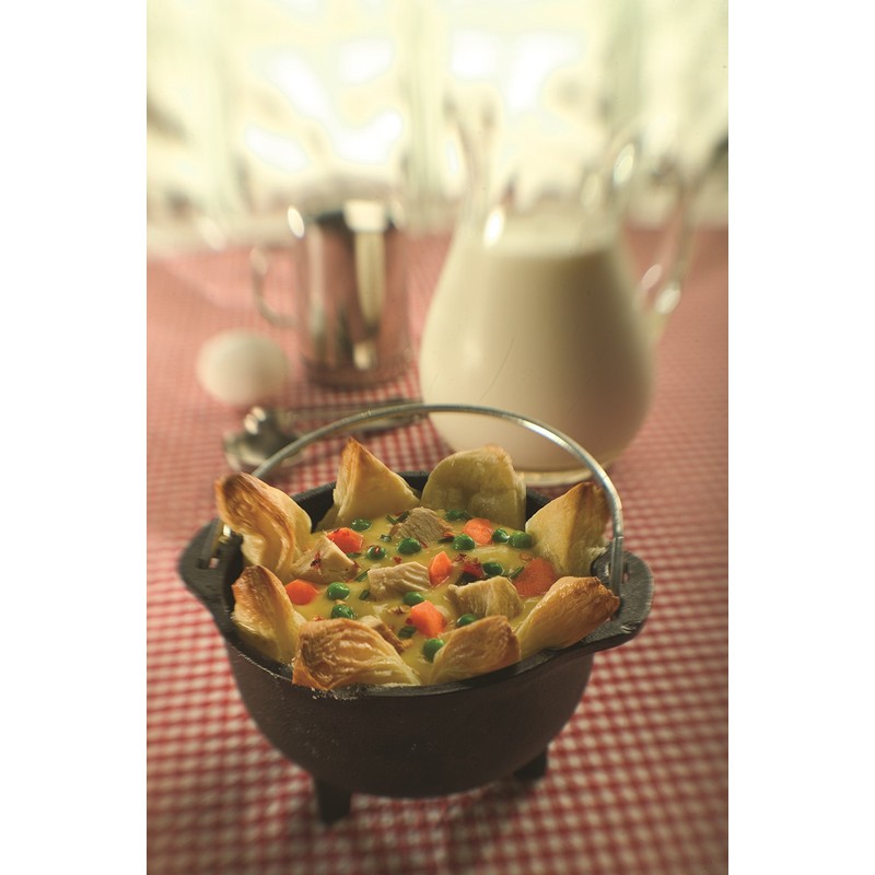 Lodge HCK Heat Enhanced and Seasoned Cast Iron Country Kettle,