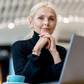 HUASAI Best Boss Gifts Boss Lady Healing Crystal Bracelets Natural Stone Beads Coworker Employee Boss Appreciation Gifts Office Gifts for Women