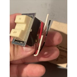 GE Vintage GE General Electric RFS-7 Remote Control Switch w/ Locator Light NOS