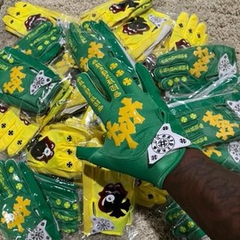 The sprites football gloves - Color: 3x