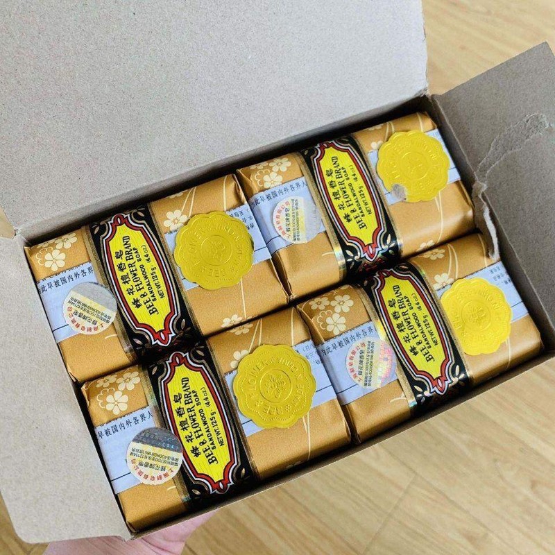 1pcs The honey bee sandalwood soap 125g 正品上海蜂花檀香皂 洁面沐浴皂放衣柜熏香持久香