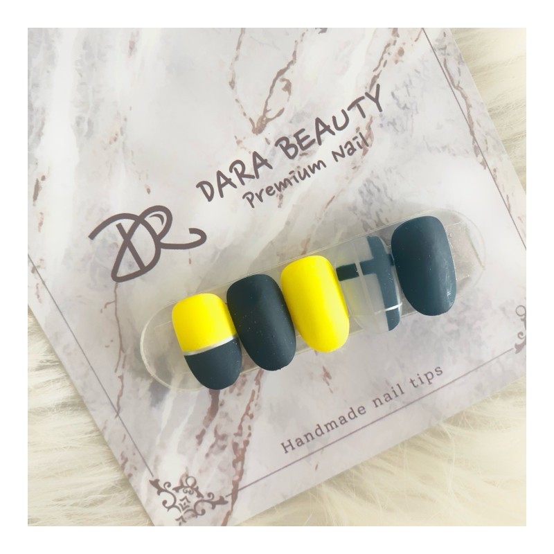 Next day delivery⭐Matte checked nails⭐ / 다음날 발송⭐무광 체크네일⭐