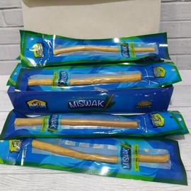Natural Fresh Moist Vacuum-Packed 8" Miswak (3 Sticks) - Tooth And Gum Care (Natural Flavor)