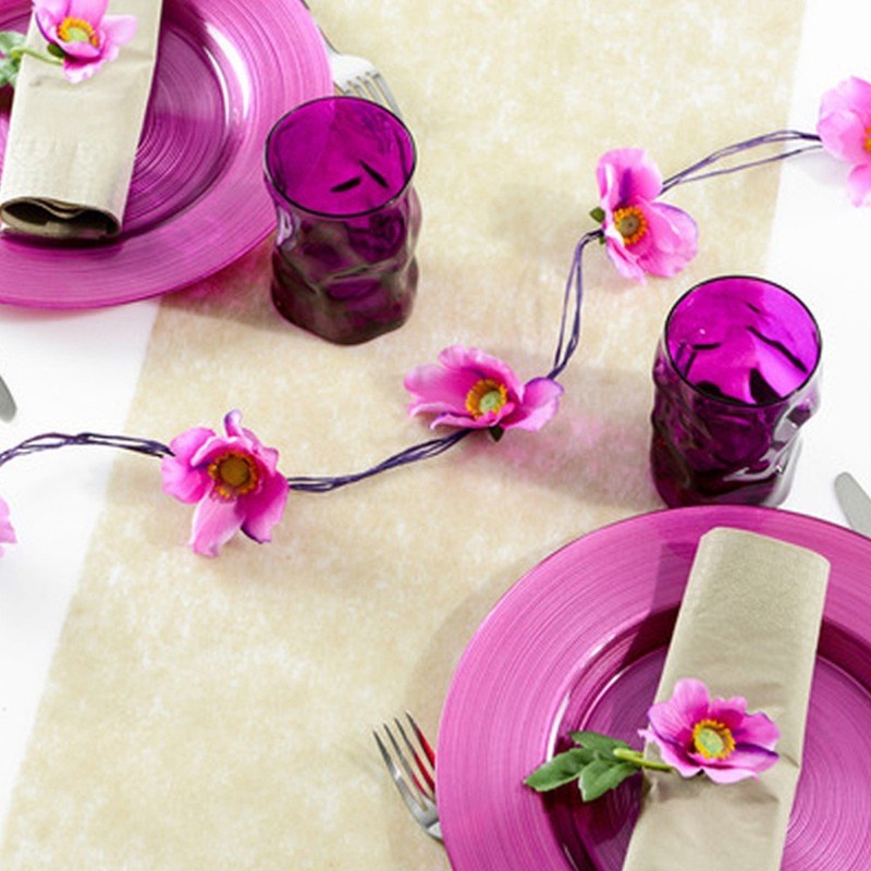 Table runner made of fleece in lilac