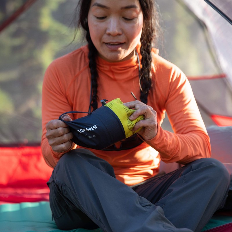 Therm-a-Rest 30147 Air Head Pillow For Outdoors, Camping, Regular 【日本正規品】