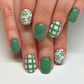 Tyuimhx Spring Summer Green Flowers Press on Nails Short Square Fake Nail with Line Designs Green False Nails Glossy Full Cover Stick on Nail Acrylic Floral Artificial Glue on Nail for Women 24 pcs