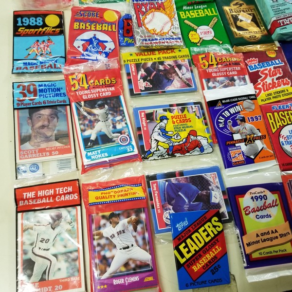 Rookies HQ 50 Original Unopened Packs of New & Vintage Baseball Cards (1986-2010) PLUS Pack 100 Soft Sleeves