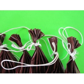 (FIFTY COUNT- 1 lb each capacity) 12" x 1 1/2" Fresh Fibrous Summer Sausage Casings for 50 lbs of meat. Each casings holds 1 lb of meat. Permeable for putting on the smoker. Soak for 30 minutes prior to use.. String tied on one end. Beef product