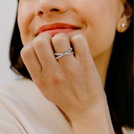 Bestyle Silver Cubic Zirconia Cross Ring for Women Gilrs 2mm Sterling Silver Band Ring Minimalist Women Simulated Diamond Ring Cute Stunning Finger Ring Jewelry, Size 5