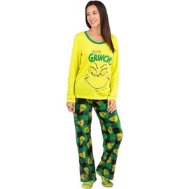 Prestigez Womens, Adult and Kids Matching Christmas Pajamas Set with Socks, Green, Medium