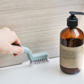 Toffy/Clean Life with Toffy CL-MSB Magnetic Gap Brush for Bathtub Tiles, Bath Cleaning, Scrubbing Cleaning, Stick to Walls with Magnets, Water Drainage Reed! CL-MSB (Shell Pink)