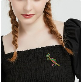 Enamel Chameleon Brooch Pin for Women Men Fashion Exquisite Pink Green Colorful Animal Lizard Brooches Lapel Pins Dress Accessories Carnival Holiday Jewelry Unisex Gift (Green)