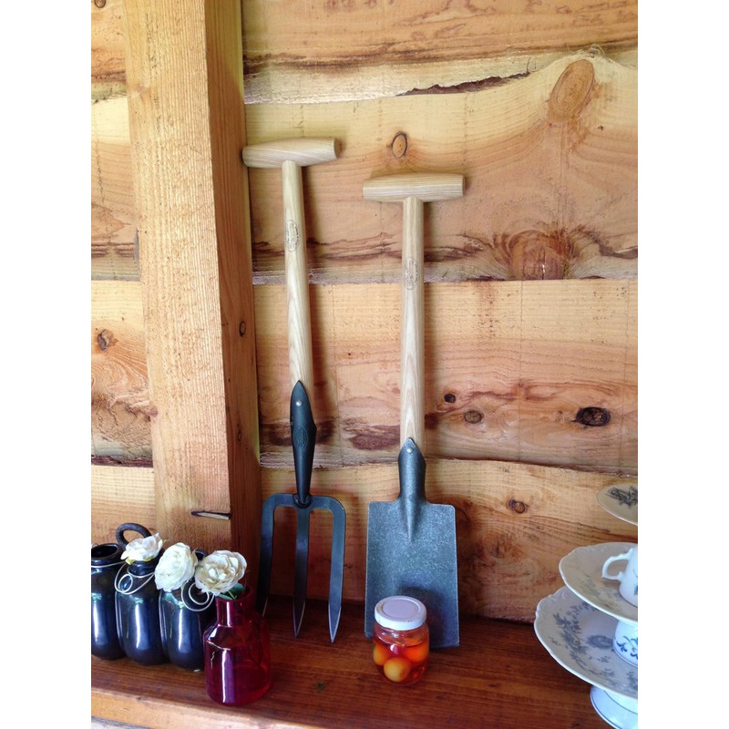 Dewit Perennial Spade – Compact Digging Tool for Tight Spaces