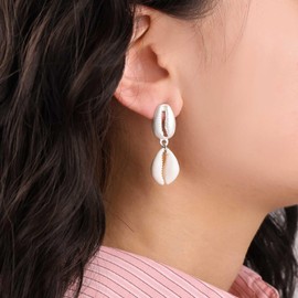 Xduargs Boho Leaf Shell Dangle Earrings Vintage Metal Leaf Stud Earrings Silver Sea Shell Earrings Beach Cowrie Shell Drop Earrings Jewelry for Women and Girls