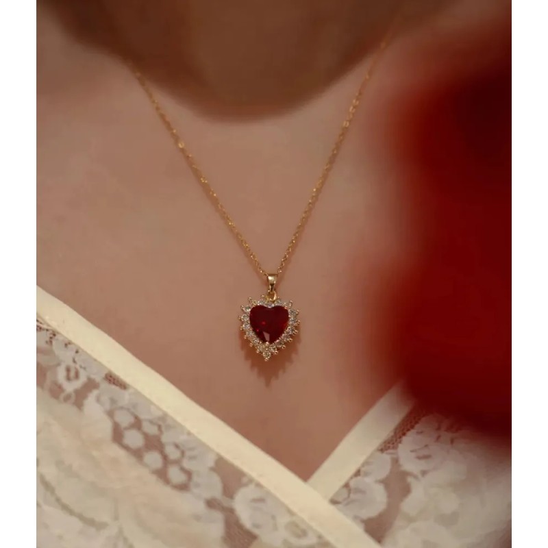 Collar En Forma De Corazón Con Relieve Rojo Moonberry De