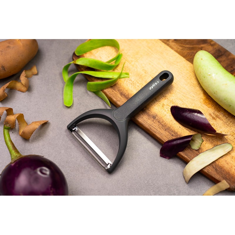 Zyliss Wide Peeler, Extra Sharp for Large Fruit and Vegetabes