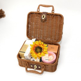 Wicker Picnic Basket, Decorative Prop Suitcase Vintage Storage Hamper Makeup Organizer, Metal Lock Rattan Storage Box with Handles for Sundries Travel Camping and Outdoor Party (Small)