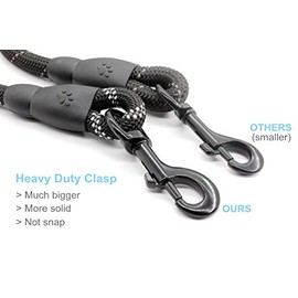 Correa para Perro de 1.5 M con Mango Acolchado y Costuras Reflejantes para Perros de Tamaño Mediano-Grande [Color Negro], Incluye dispensador de Bolsas para excremento de Perro.