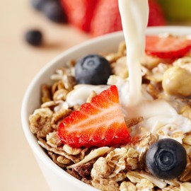 Premium Freeze Dried Strawberries Sliced 8.8 Oz/250g, 100% Natural & No Additives, Crispy Slices Strawberries Dried (8.8 oz)