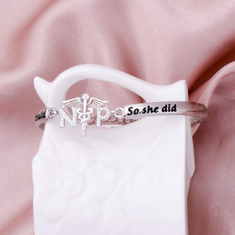 Pulsera de enfermera profesional de HOLLP con texto en inglés