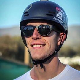 OULIGET Folding Sunglasses with Slap Bracelet Arms,Polarized Sport Sunglasses,Ideal for Driving Fishing Cycling and Running, Black