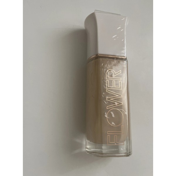 Flower About Face Foundation LF3