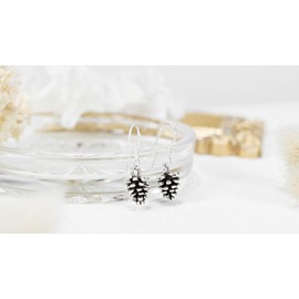 AeraVida Beautiul Nature Inspired Pine Cone or Conifer Cone .925 Sterling Silver Fishhook Dangle Earrings for Trendy and Unique Fashion Accessories with Majestic Tree Vibes