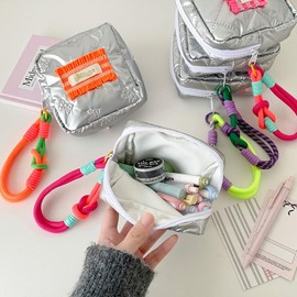 Bolsas de almacenamiento para toallas sanitarias, diseño de lazo anudado plateado, organizadores de maquillaje cuadrados portátiles para mujeres, bolsas de almacenamiento cuadradas portátiles