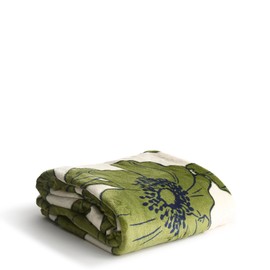 Vera Bradley Plush Throw Blanket, Scattered Anemones Seedpearl