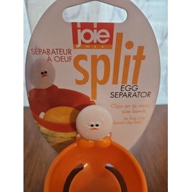 Joie Split Egg Separator - Clips On To Most Sized Bowls NEW