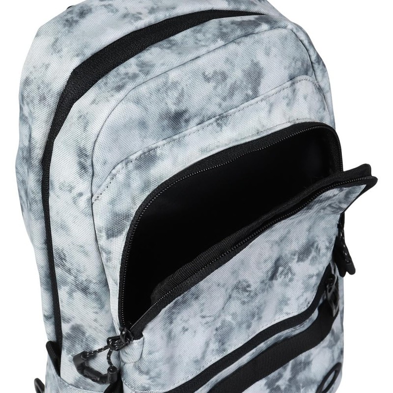 Oakley ENHANCE SLING 8.0 Sling Bag, (10K) WHITE STORM PRINT
