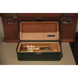 Straordinario Handmade Cigar Humidor, Spanish Cedar Cigar Travel Humidor with Humidifier and Hygrometer, Cigar Travel Case Stainless Steel Box (10-15 Cigars) (Matte Black, Piccolo (Small))