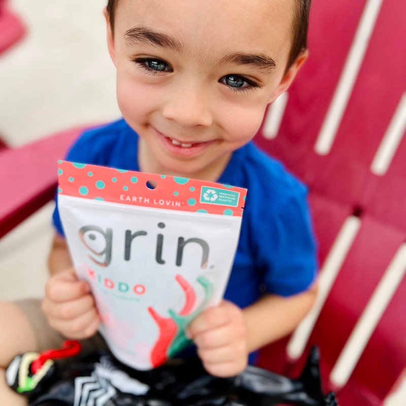 GRIN Kiddo Flossers, Berry Awesome Flavor, Recycled Plastic, Jumbo Grip,